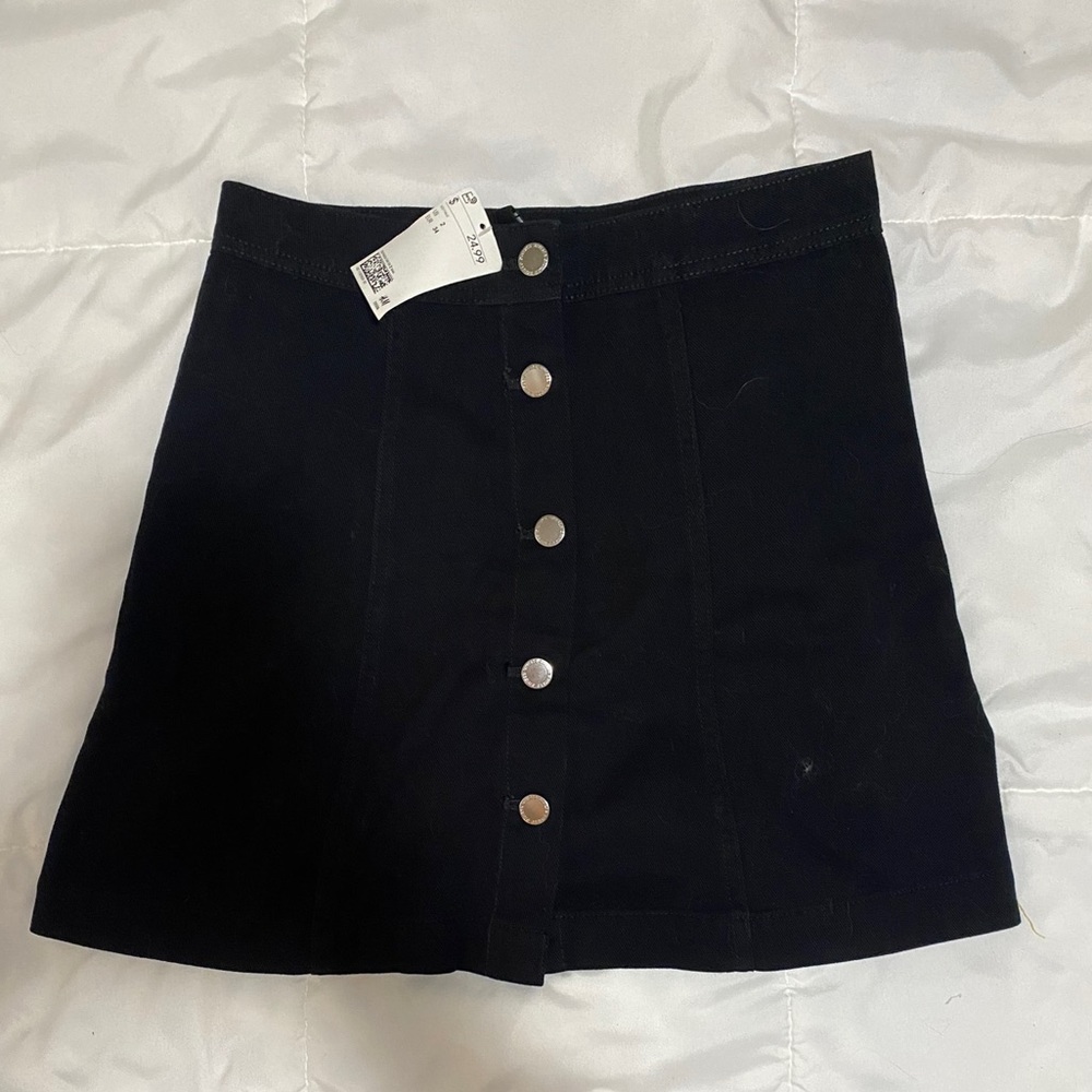black skirt